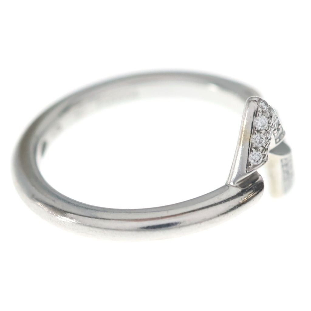 Louis Vuitton 18k White Gold LV Vault Upside Down Diamond Ring — view 3