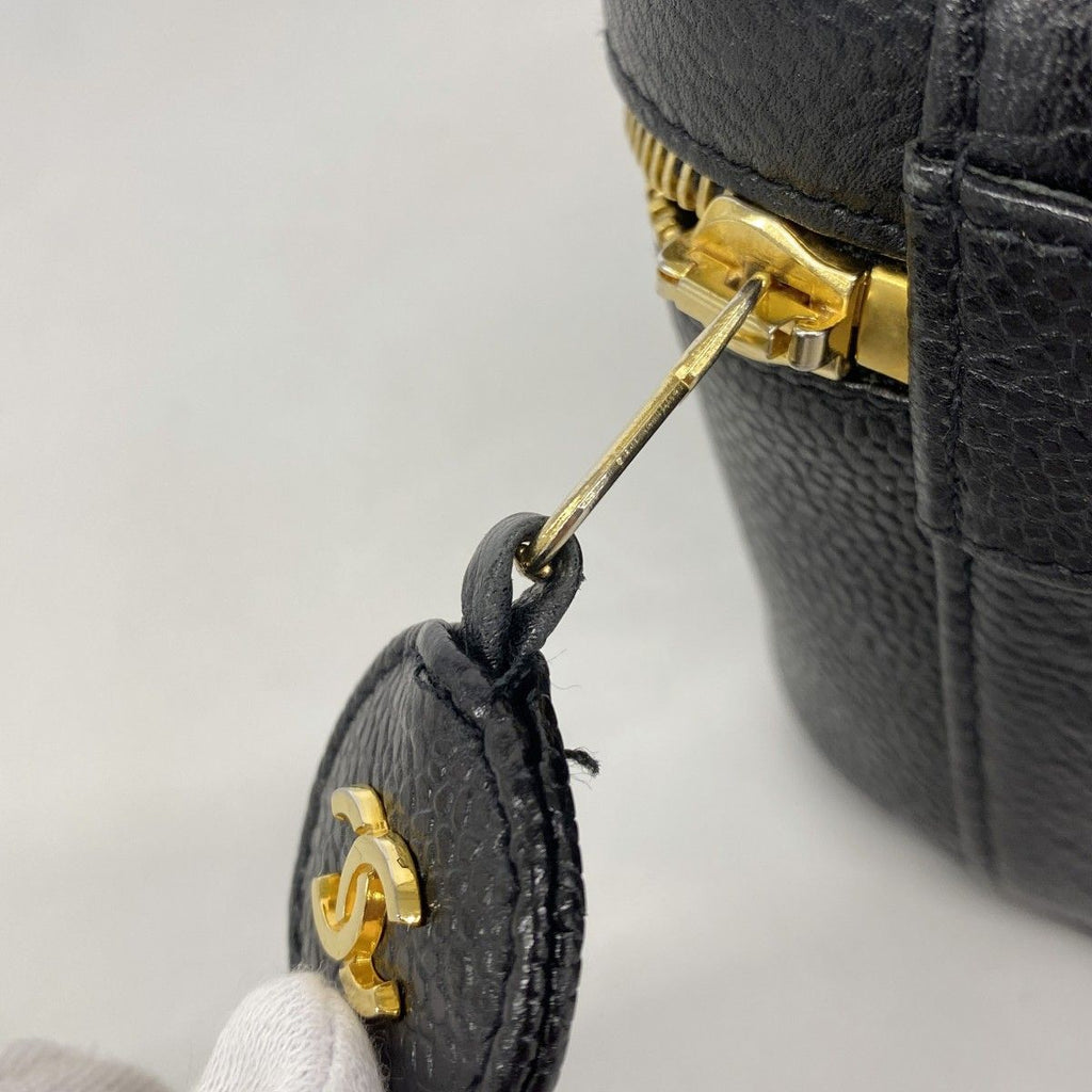 Chanel Vanity Bag Caviar Leather Black Gold — view 8