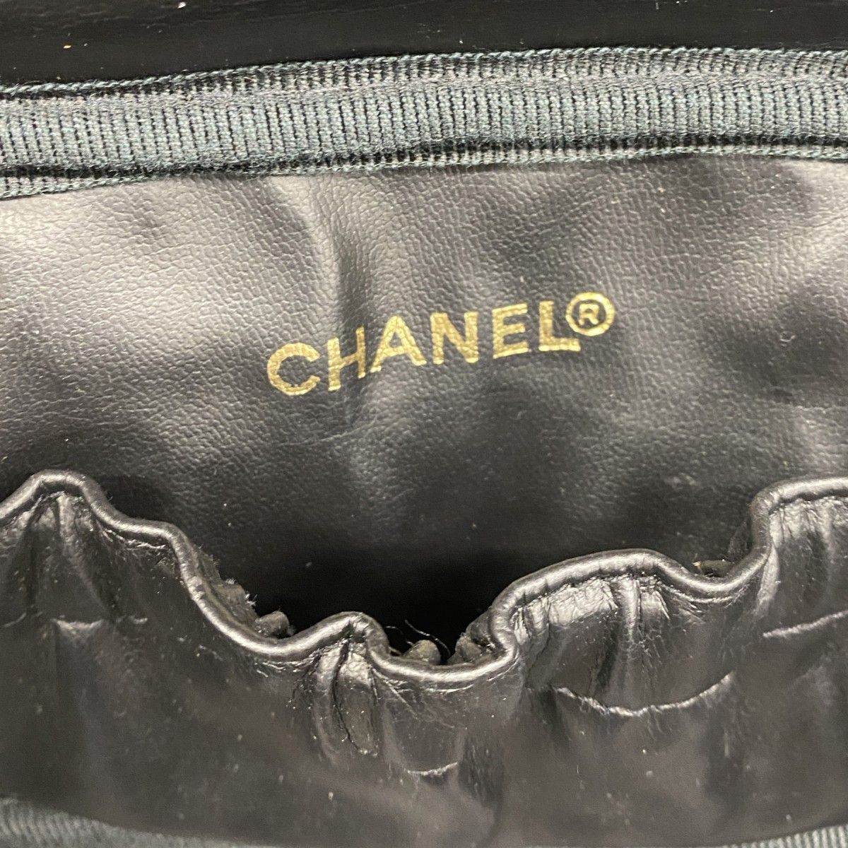 Chanel Vanity Bag Caviar Leather Black Gold — view 5