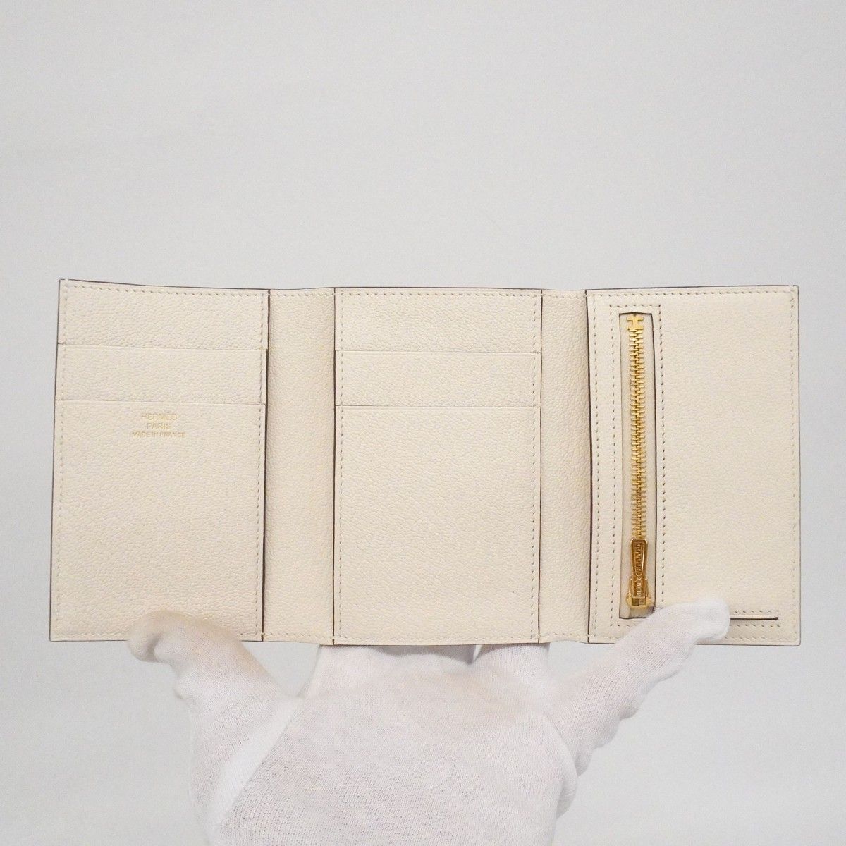 Hermes Trifold Wallet Bearn Combine Chevre Mysore Mushroom Gold — view 3