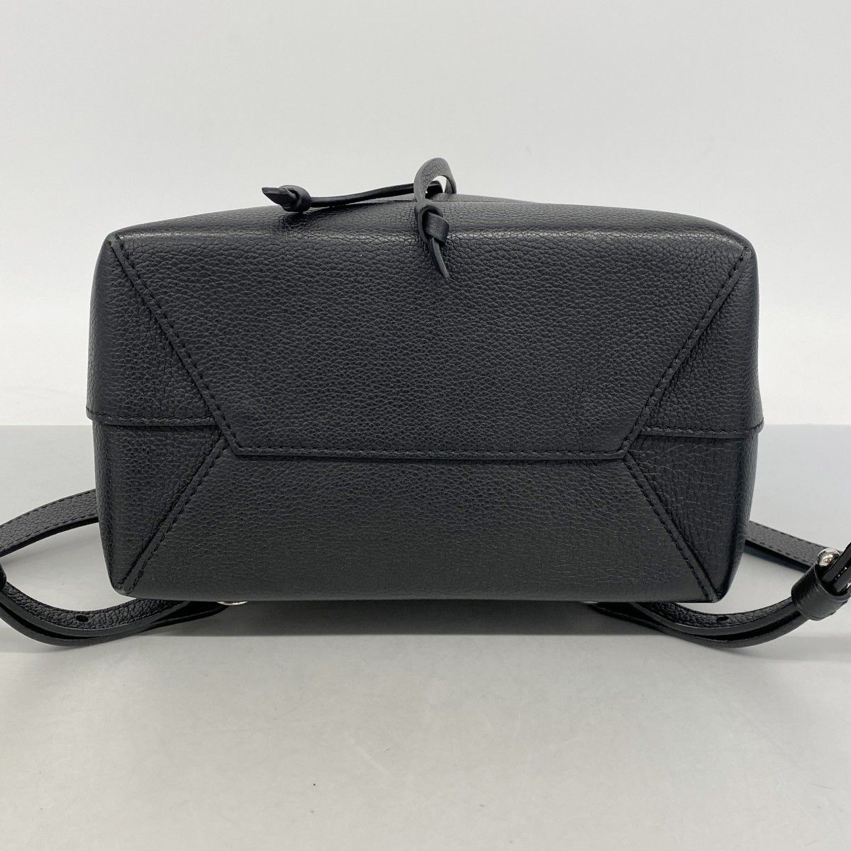 Louis Vuitton Backpack Taurillon Lockme Noir — view 3