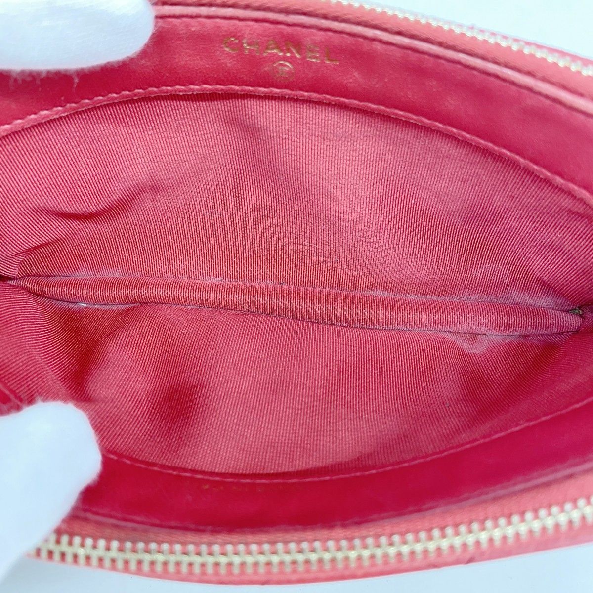 Chanel Shoulder Bag Quilted Lambskin Red Champagne Gold — view 4