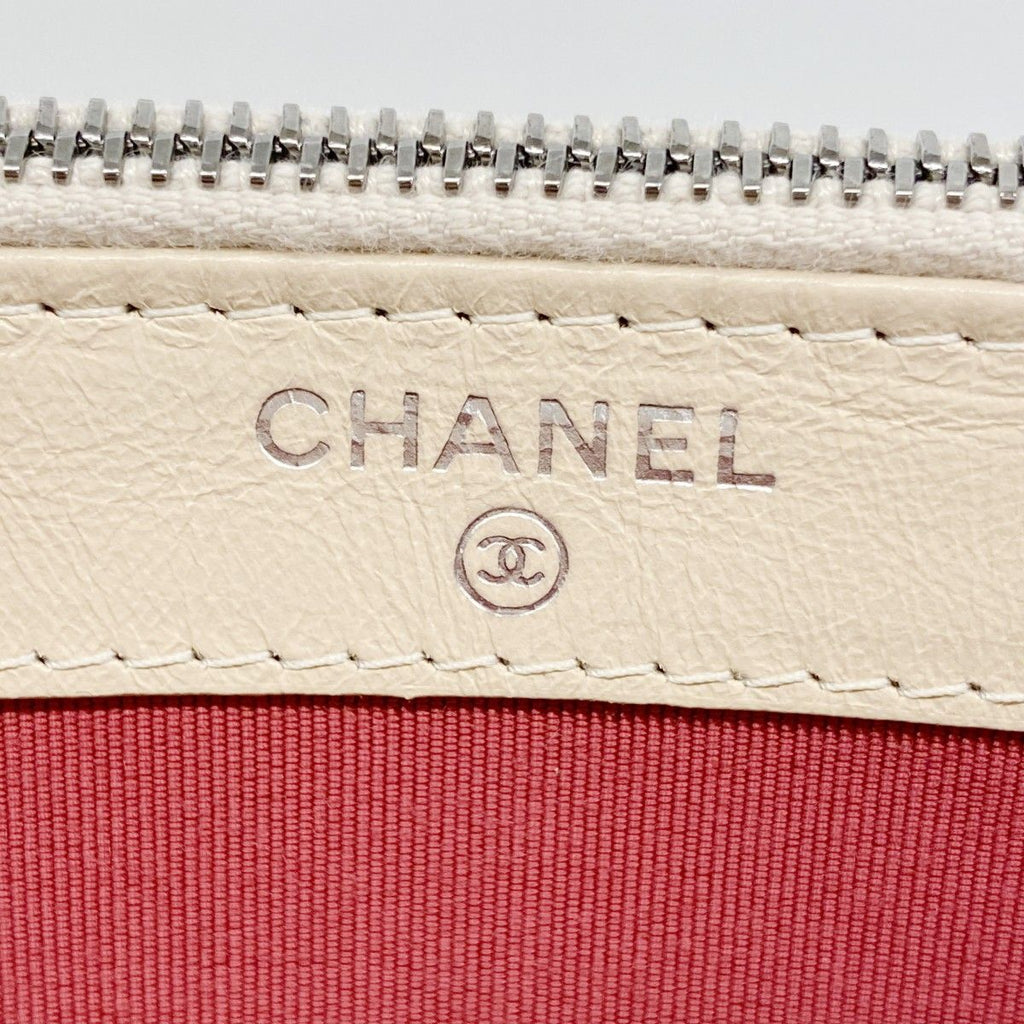 Chanel Shoulder Bag Gabrielle Lambskin Beige Black Gold Silver — view 5