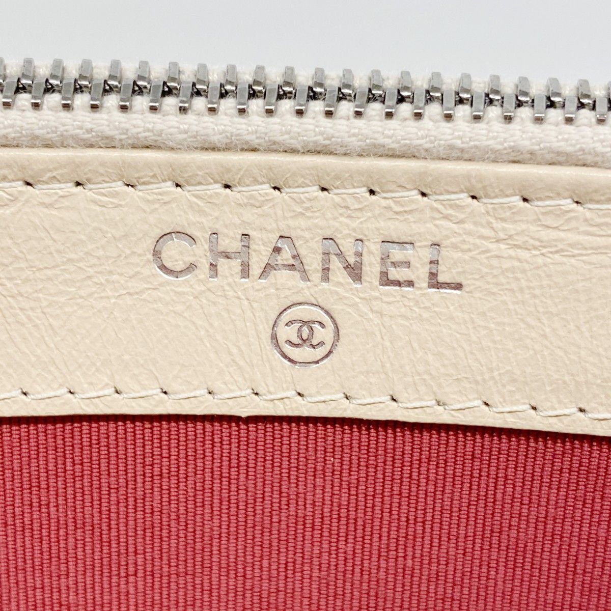 Chanel Shoulder Bag Gabrielle Lambskin Beige Black Gold Silver — view 5