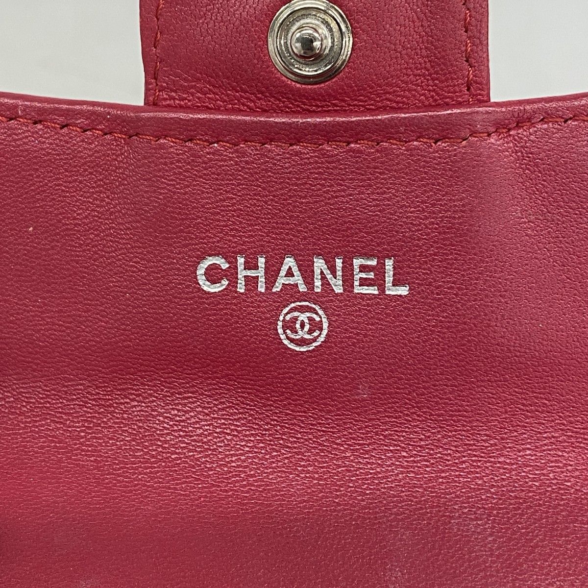 Chanel Card Case Quilted Lambskin Red Silver — view 4