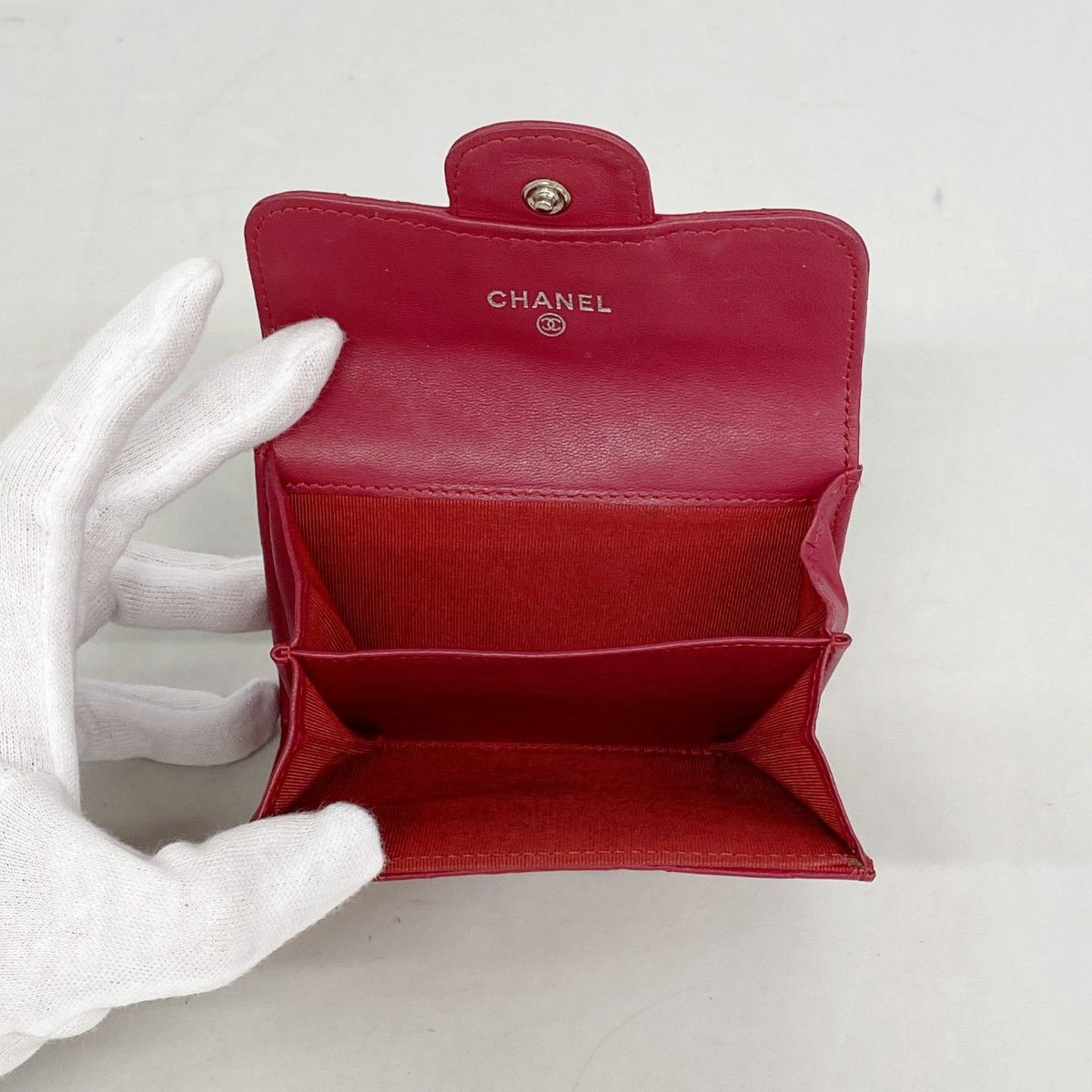 Chanel Card Case Quilted Lambskin Red Silver — view 3
