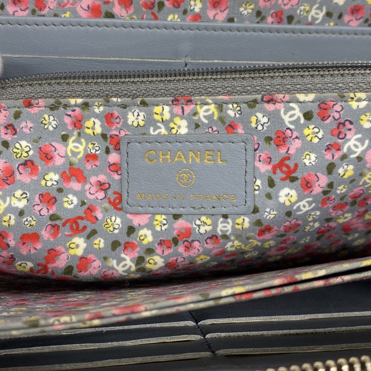 Chanel Wallet Quilted Canvas Khaki Gold — view 4