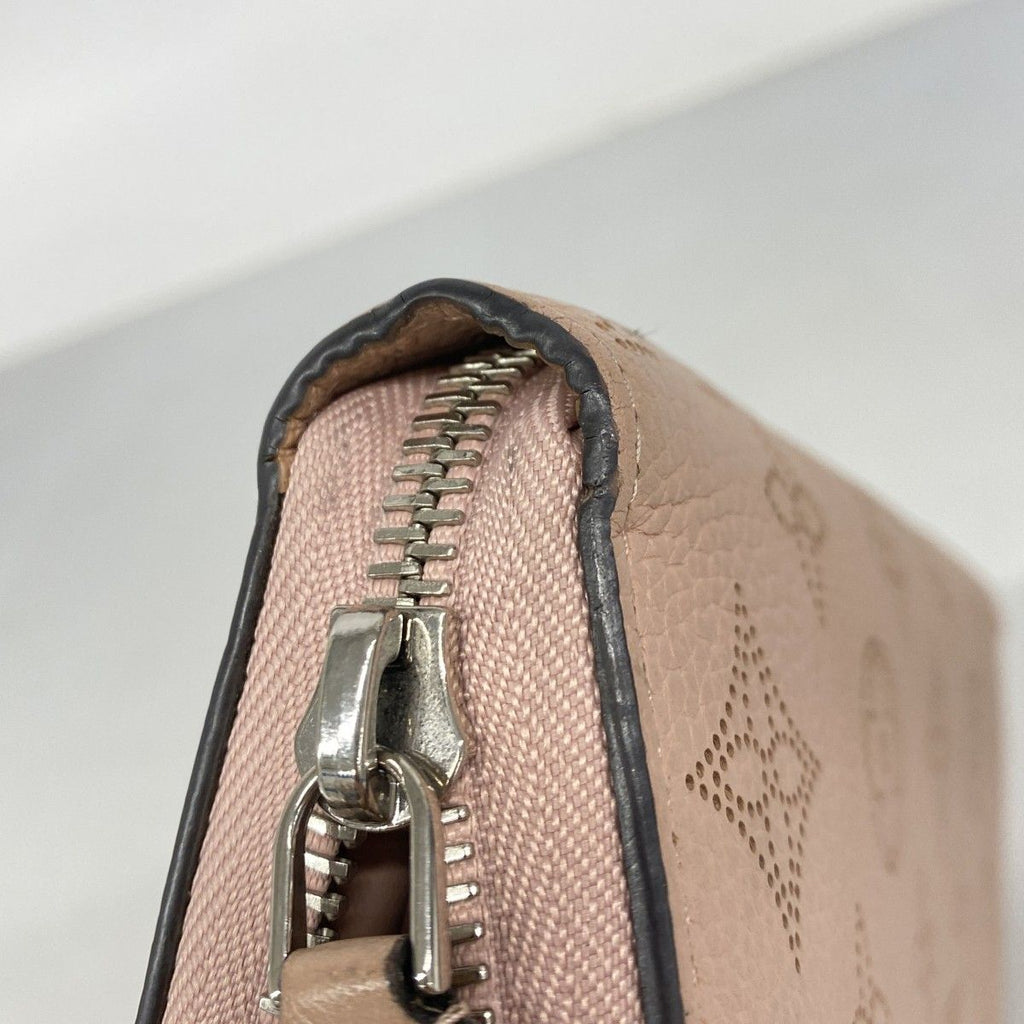 Louis Vuitton Wallet Mahina Zippy Magnolia — view 6