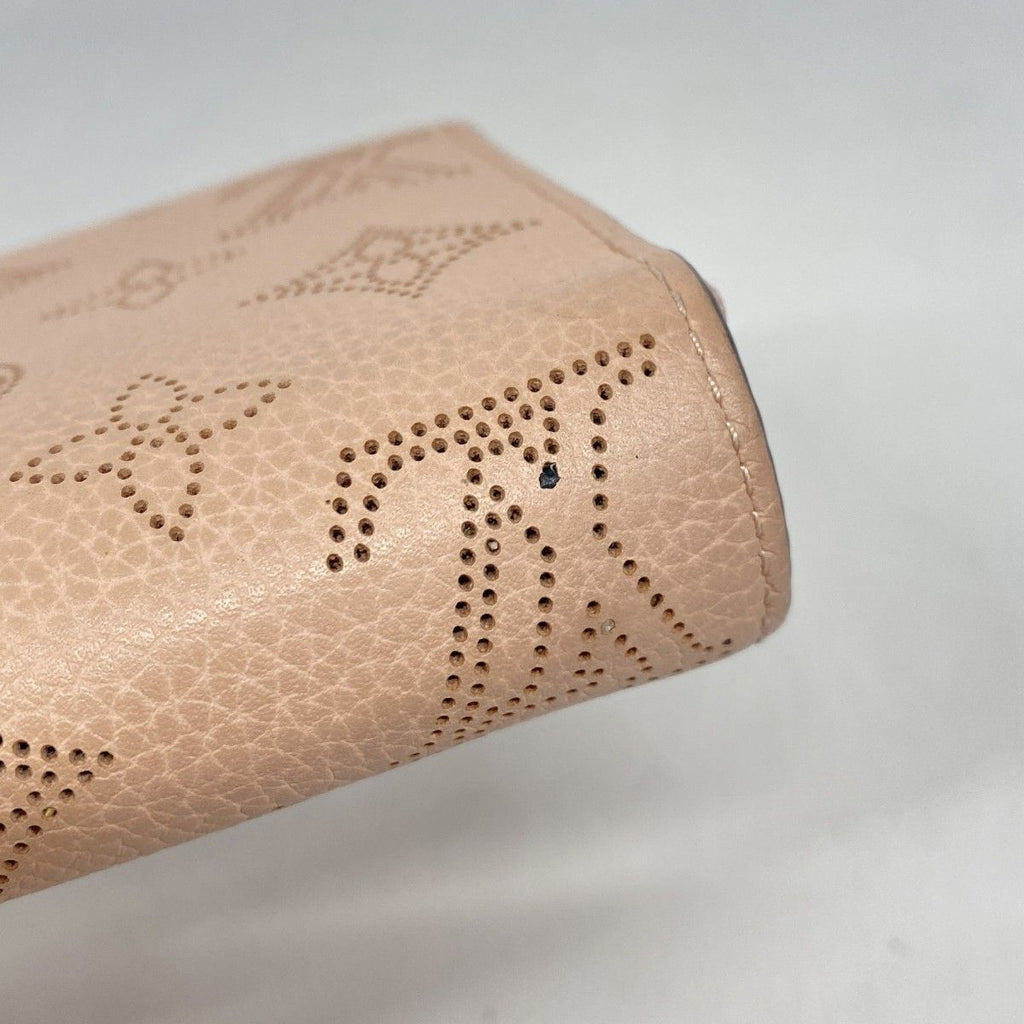 Louis Vuitton Wallet Mahina Zippy Magnolia — view 9