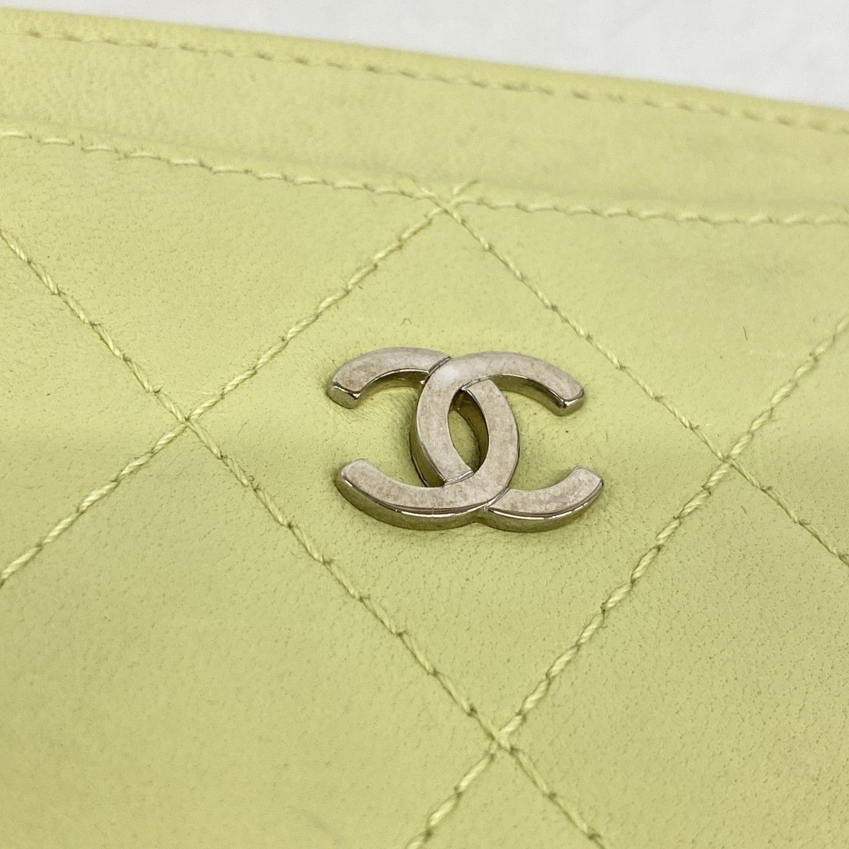 Chanel Card Case Quilted Lambskin Light Green Silver — view 7