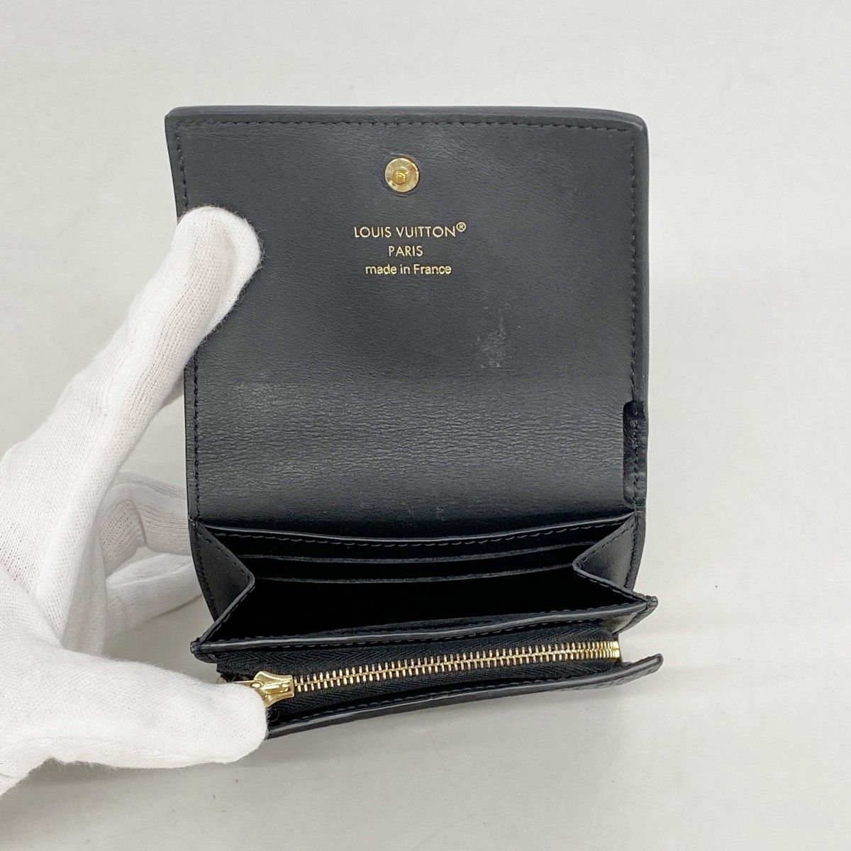 Louis Vuitton Wallet Portefeuille Capucines Tiny Noir — view 3