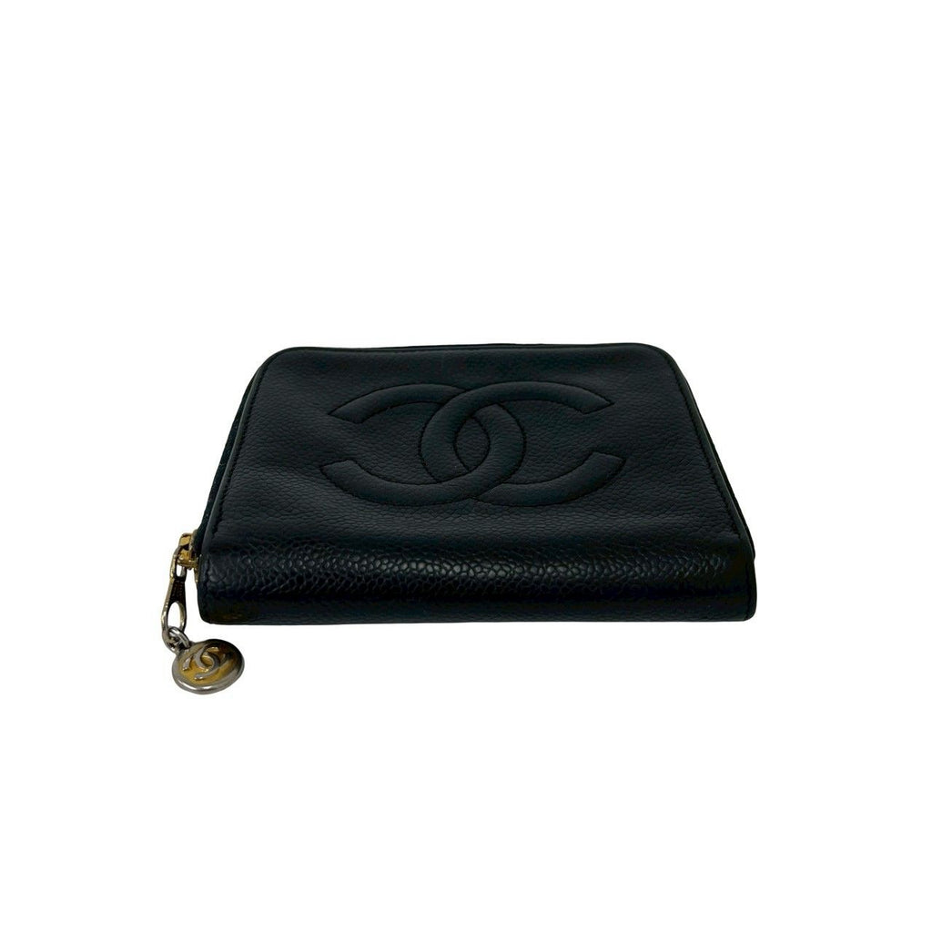 Chanel CC Logo Vintage Caviar Leather Bifold Wallet Black — view 6