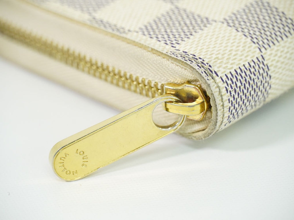 Louis Vuitton LV Vintage Wallet — view 6