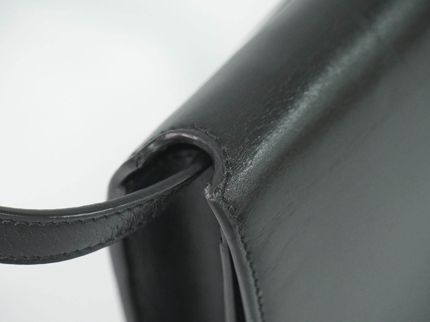 Saint Laurent Leather Shoulder Bag Pochette Black — view 7