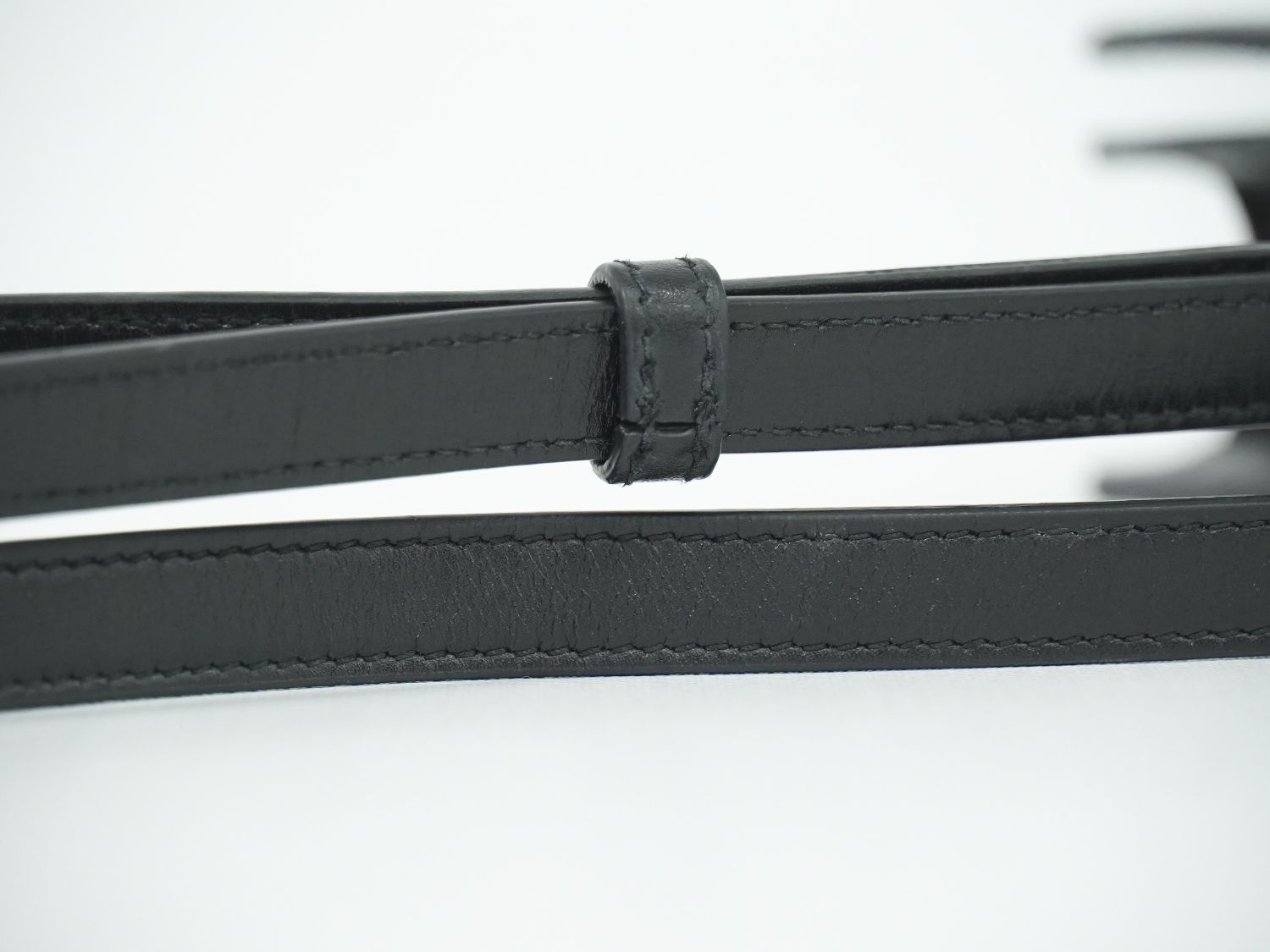 Saint Laurent Leather Shoulder Bag Pochette Black — view 5