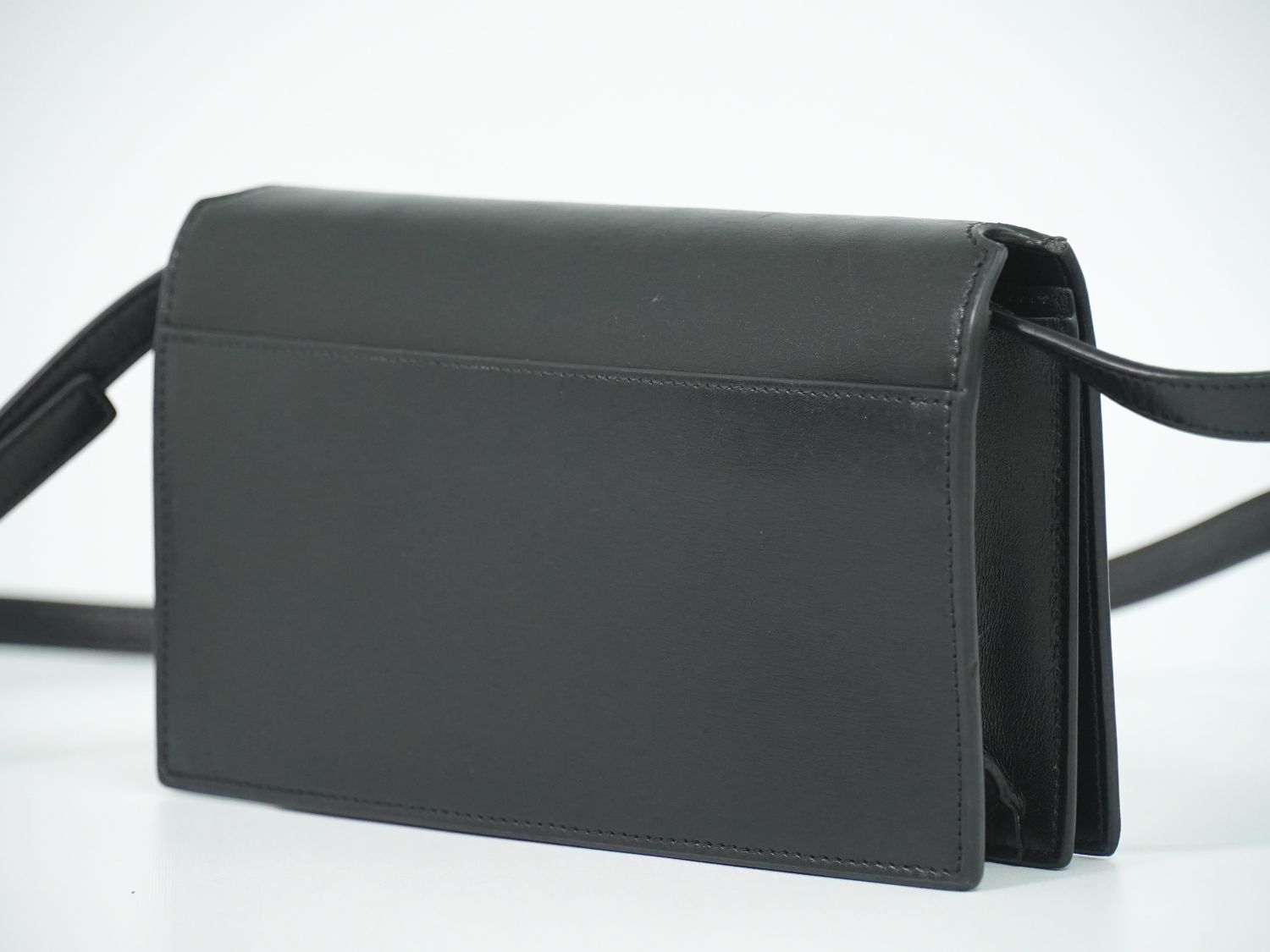 Saint Laurent Leather Shoulder Bag Pochette Black — view 2