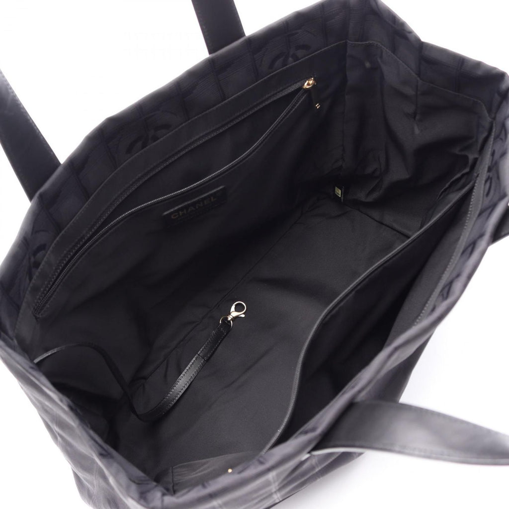 Chanel Tote New Travel Line Black Leather — view 3