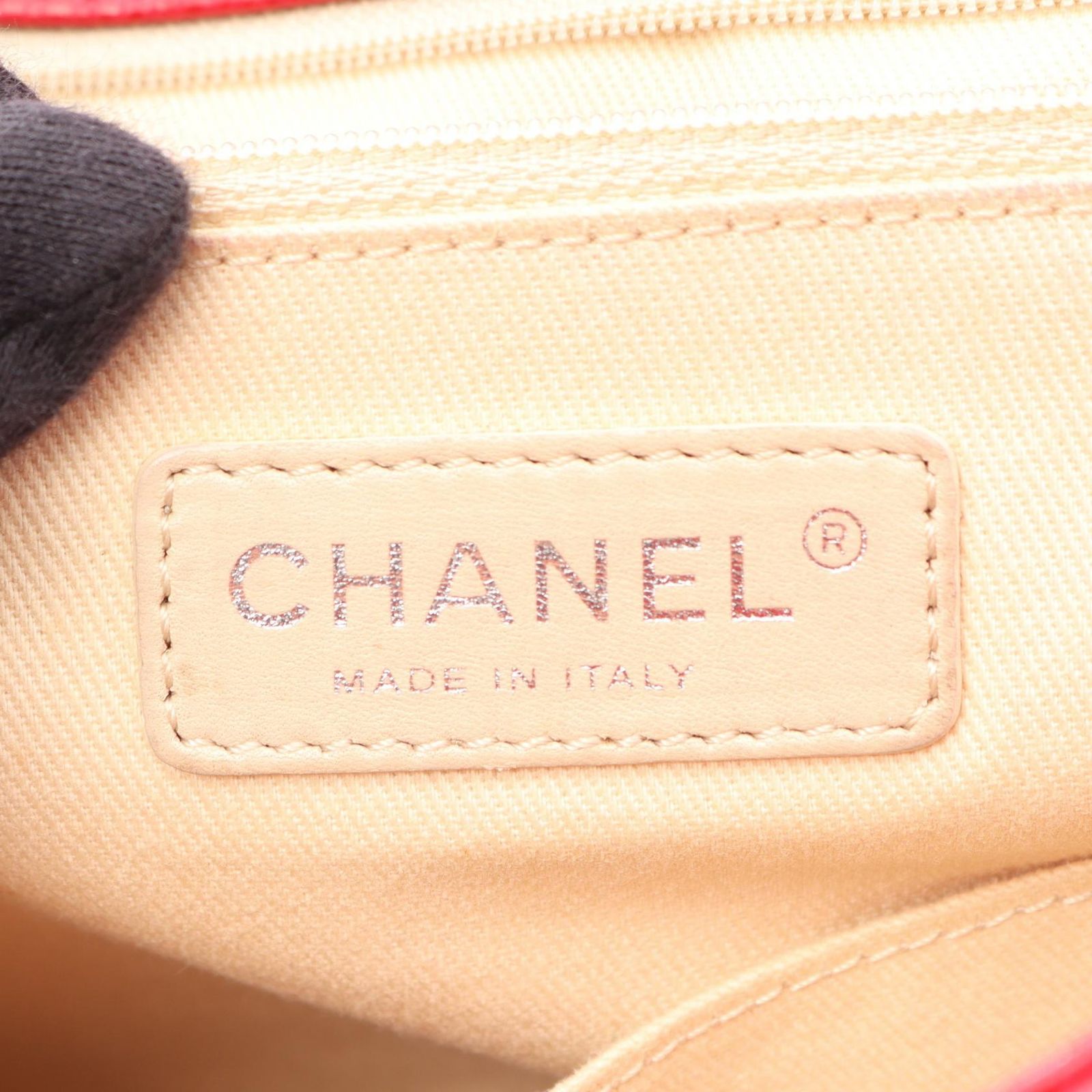 Chanel Shoulder Bag Quilted Large Red Caviar Leather Chain — view 4
