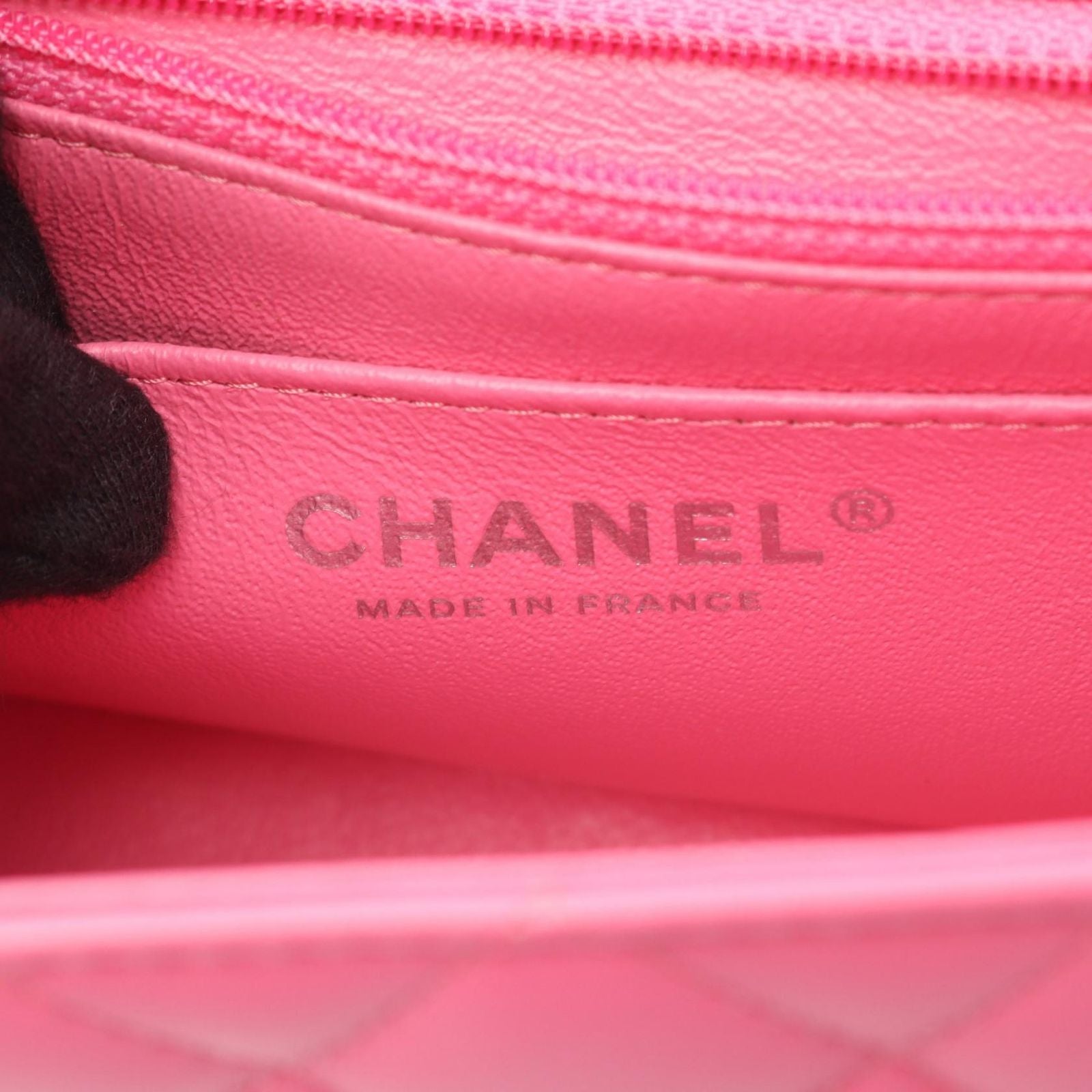 Chanel Shoulder Bag Mini Quilted 20 Pink Lambskin Chain — view 4