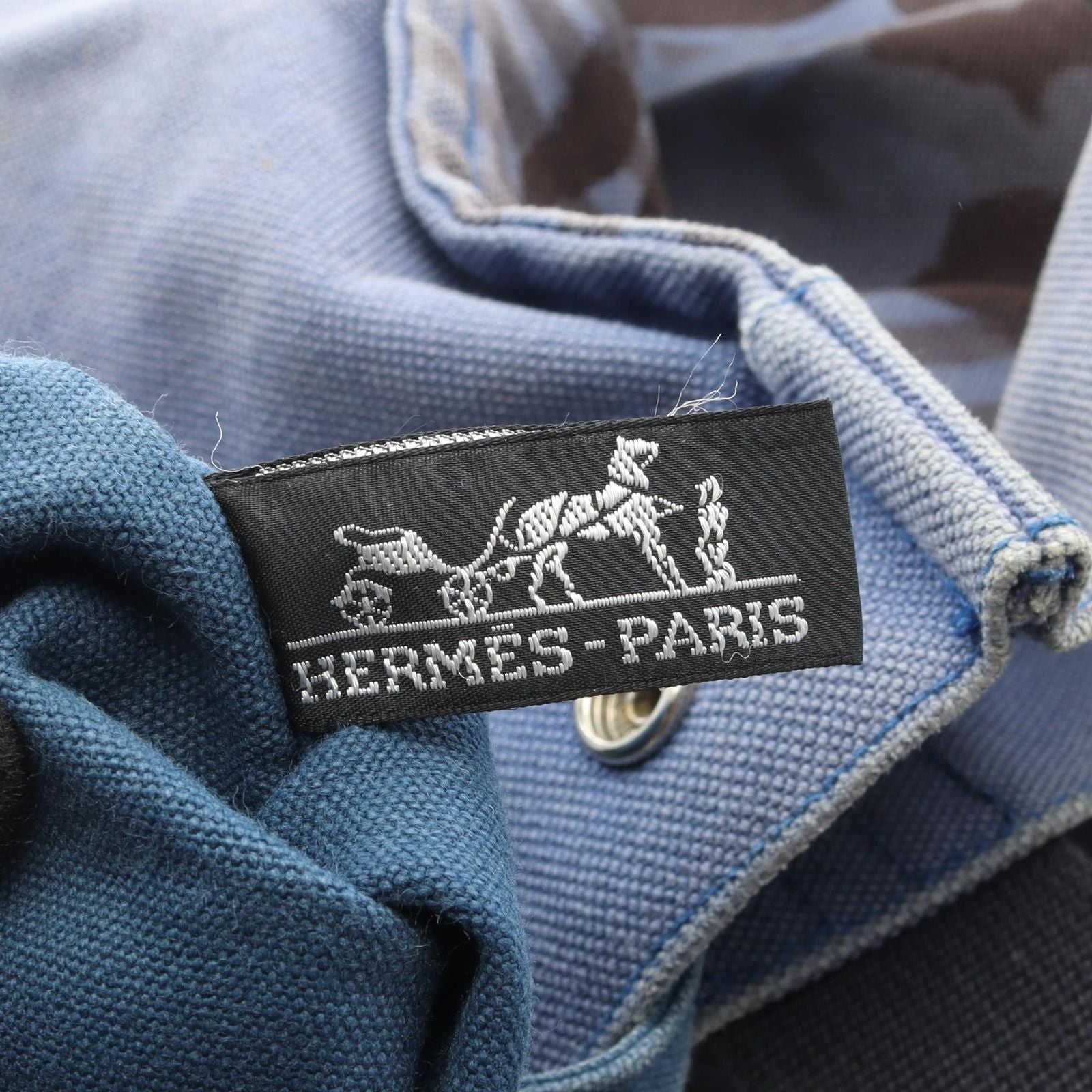 Hermes Tote Chevo en Camouflage Blue Black Canvas — view 4