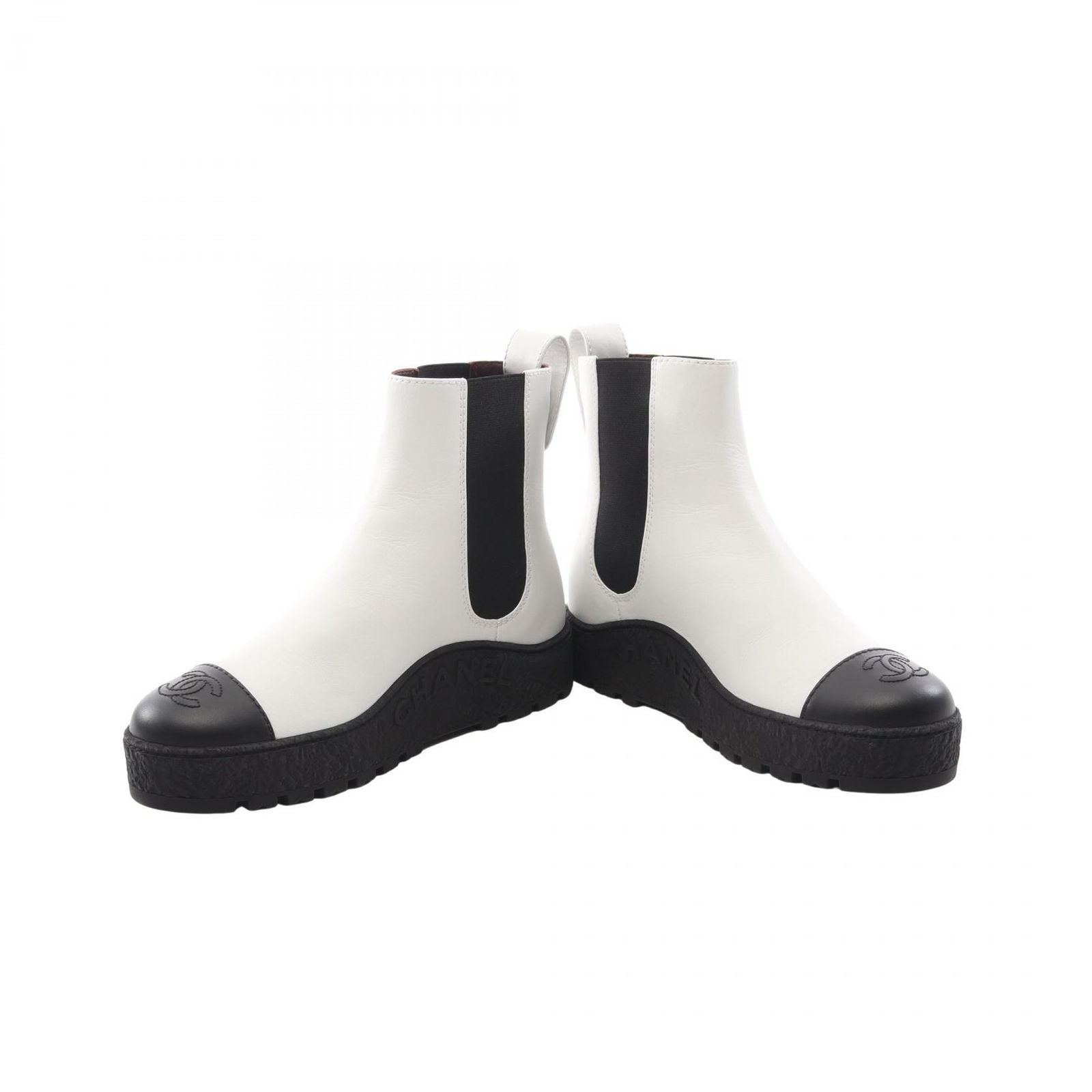 Chanel Boots CC Logo White Black Leather Short — view 3