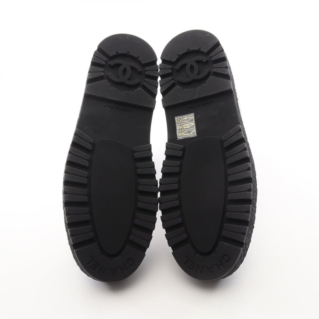 Chanel Boots CC Logo White Black Leather Short — view 4