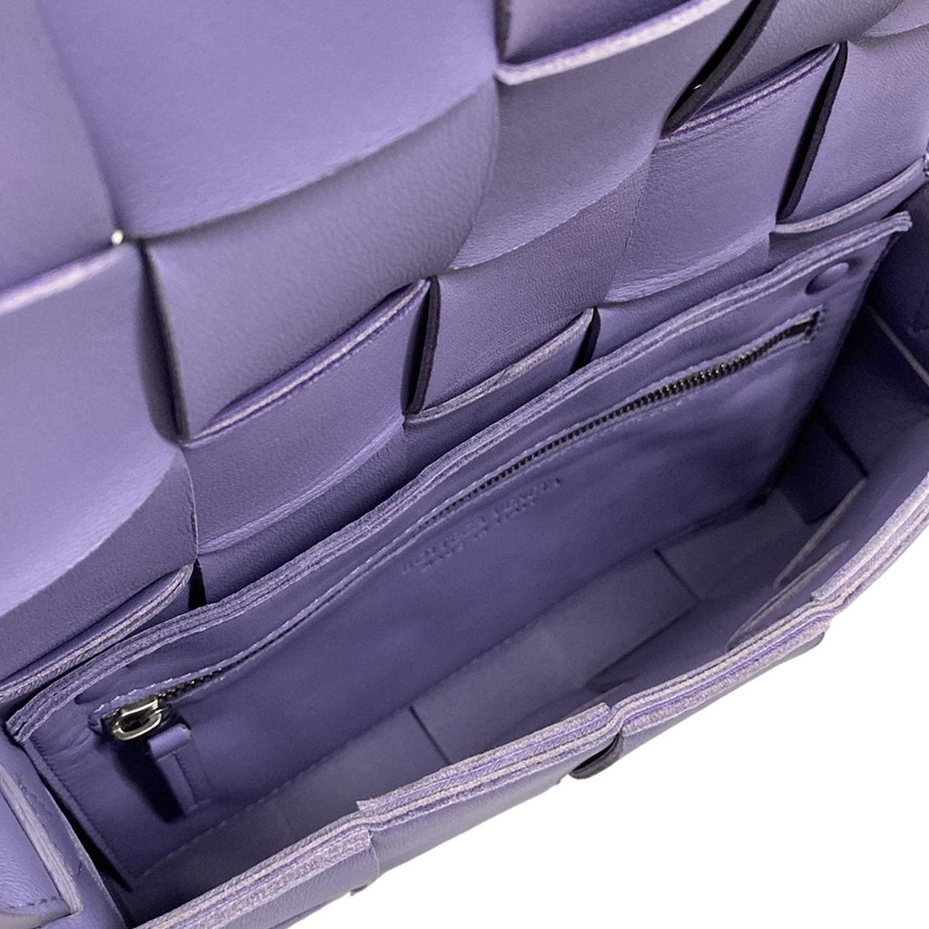 Bottega Veneta Shoulder Bag Cassette Purple Leather — view 7