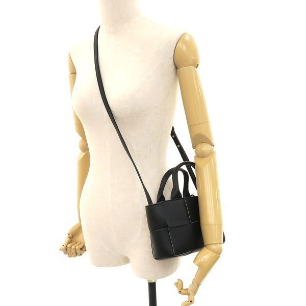 Bottega Veneta Candy Arco Tote — view 9
