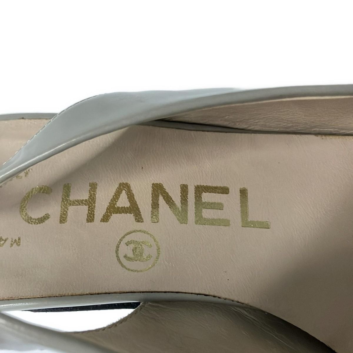 Chanel Sandals 35.5 Light Gray CC Logo Leather — view 5