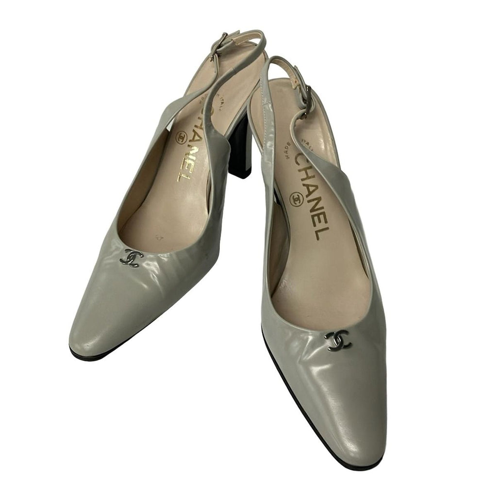 Chanel Sandals 35.5 Light Gray CC Logo Leather — view 2