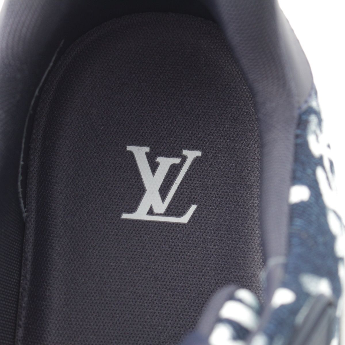 Louis Vuitton LV Scribble Denim Sneakers Indigo — view 7