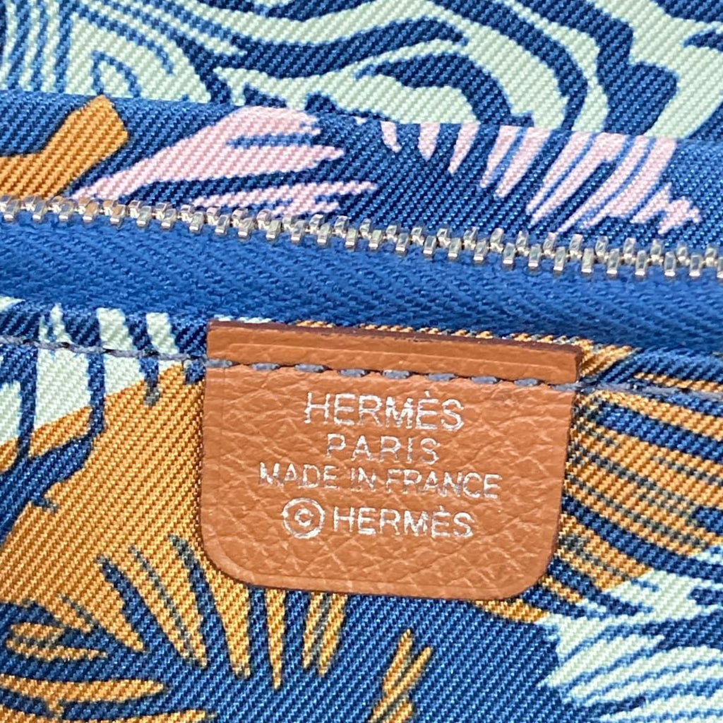 Hermes Wallet Azap Long Silk in Gold Zip Around — view 5