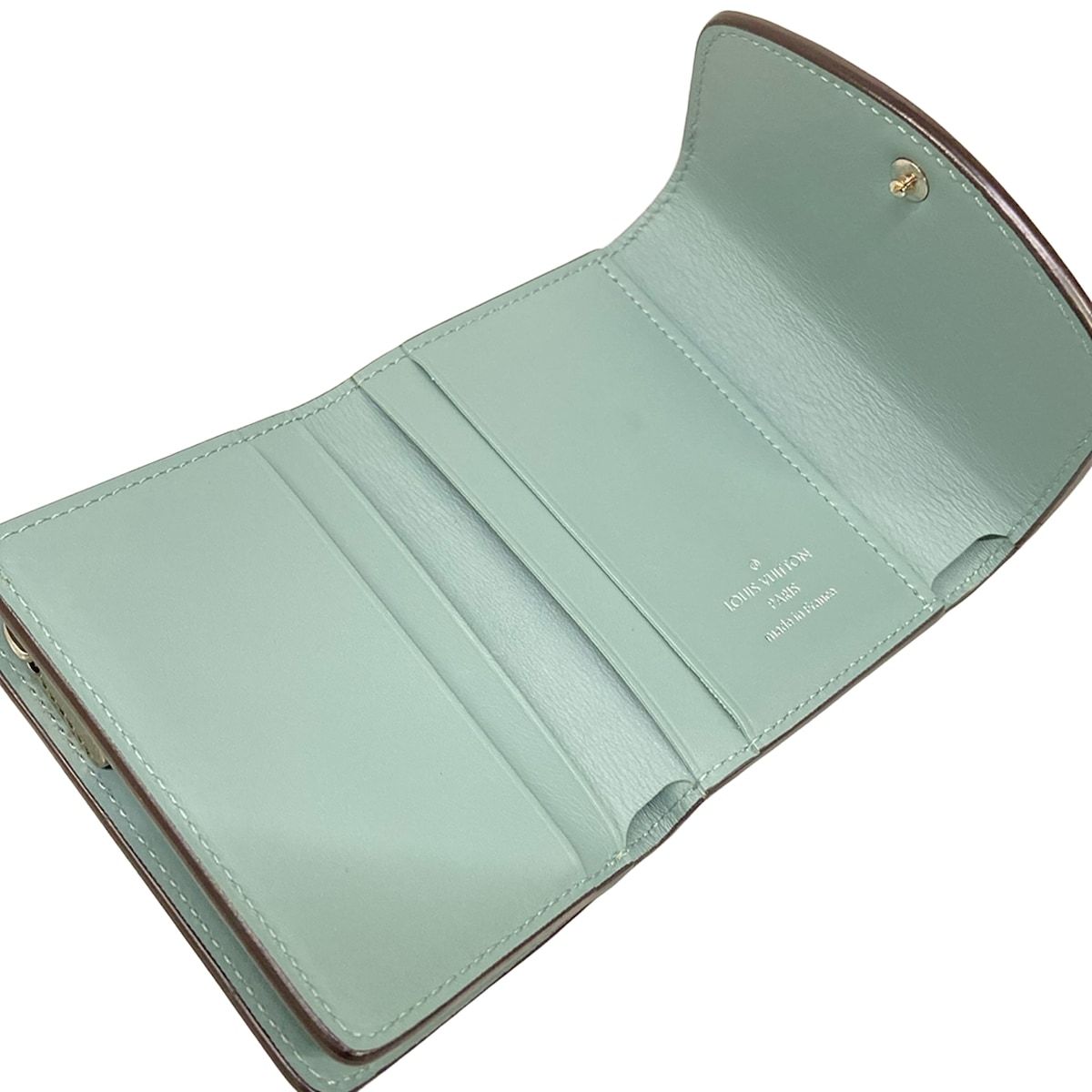 Louis Vuitton Trifold Wallet Mahina Portefeuille Iris XS Vert Rag-n Leather — view 3