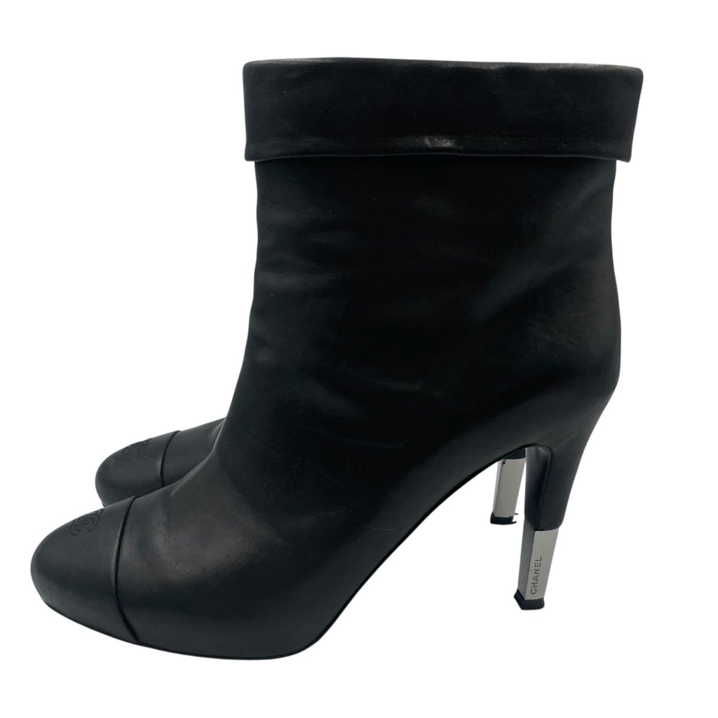 Chanel Short Boots Leather CC Logo Black — view 2