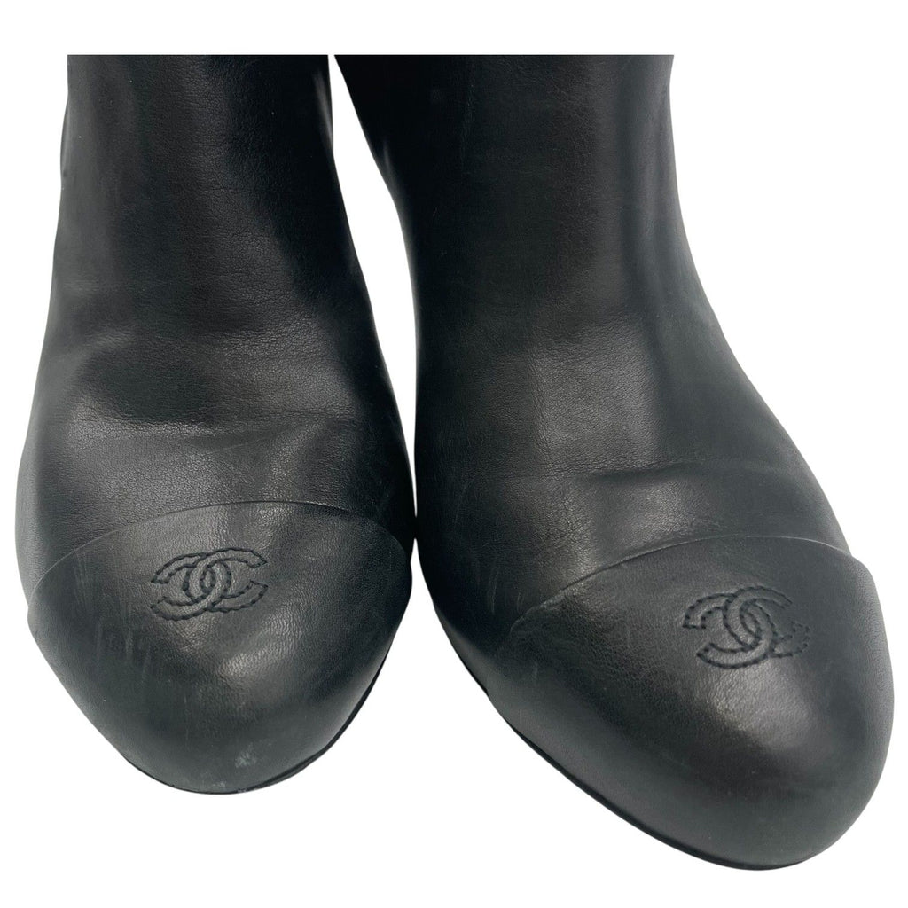 Chanel Short Boots Leather CC Logo Black — view 5
