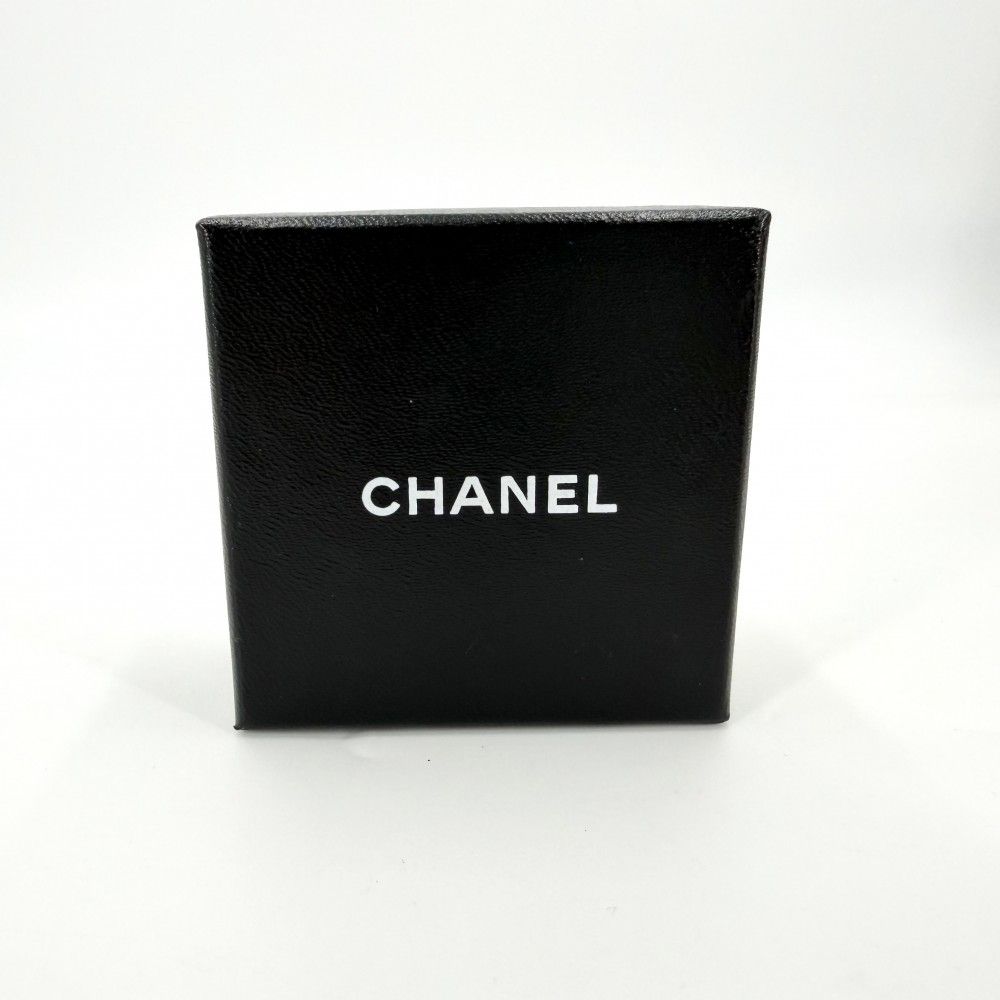 Chanel Earrings CC Logo Vintage Gold Plated — view 6