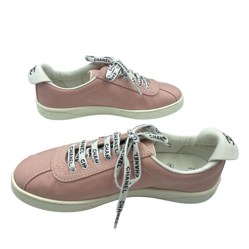 Chanel Low Cut Sneakers CC Logo Canvas Pink — view 4