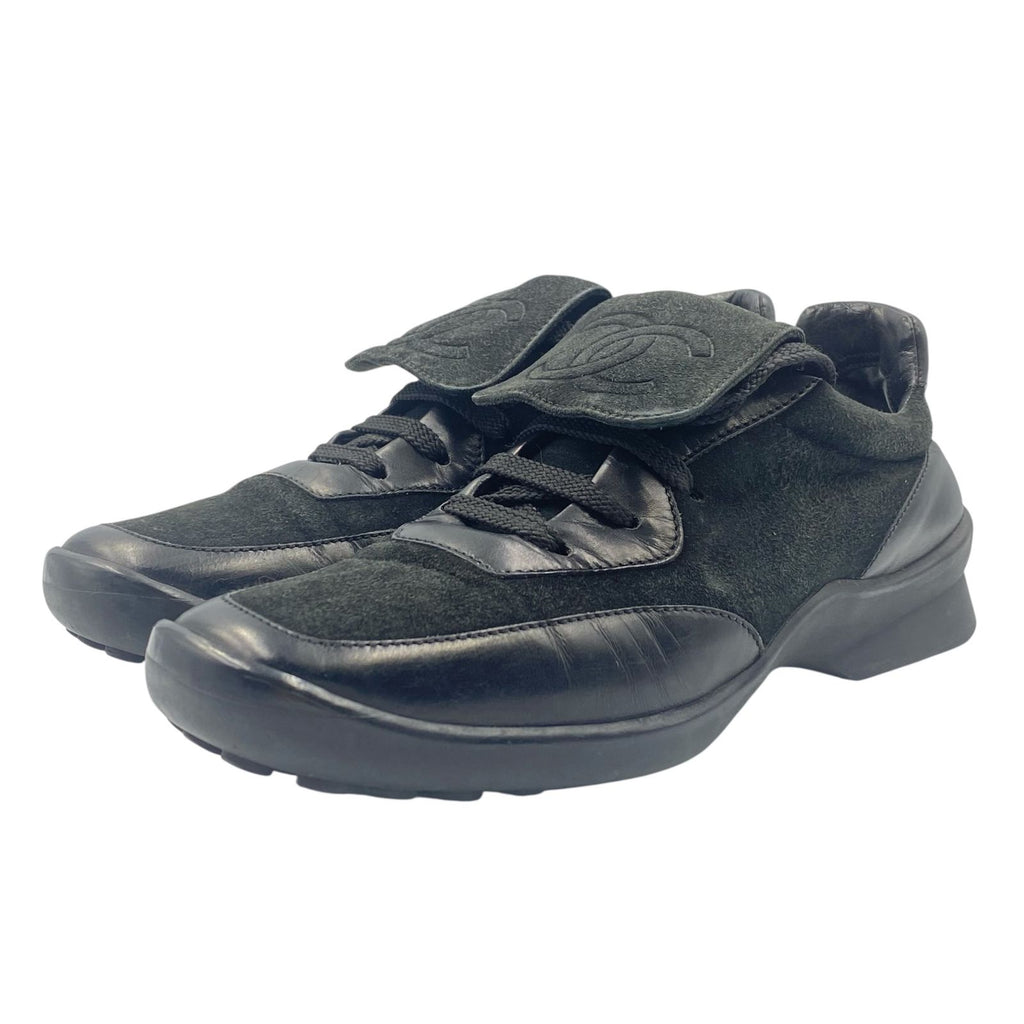 Chanel Sneakers Leather CC Logo Low Cut Black Suede Junk