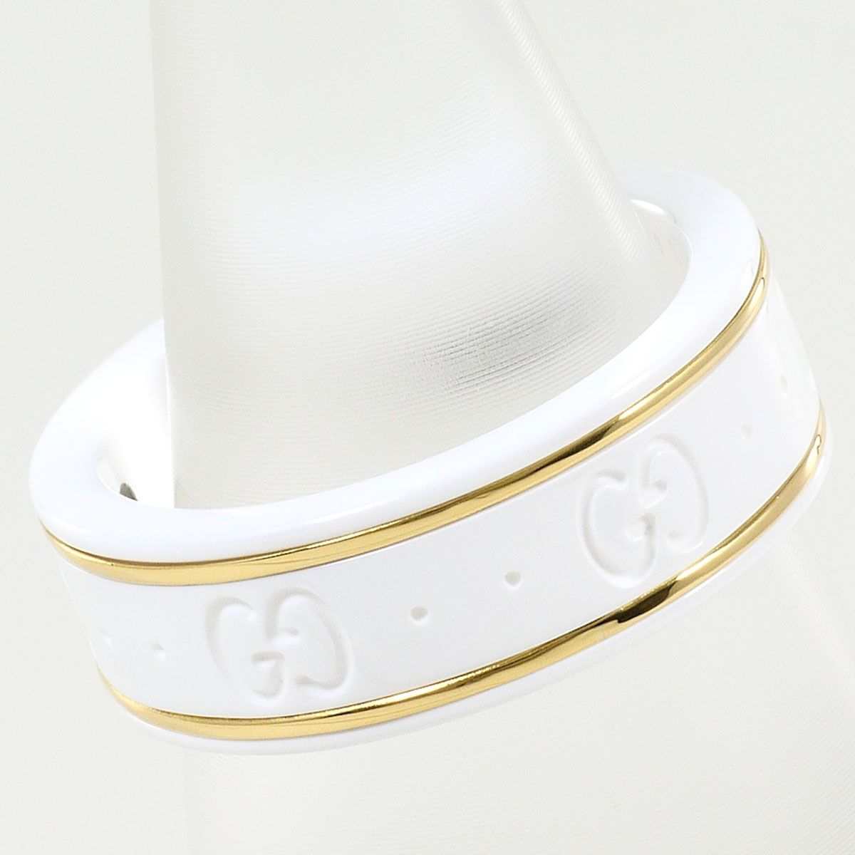 Gucci Icon 18k Yellow Gold Ceramic Ring — view 2