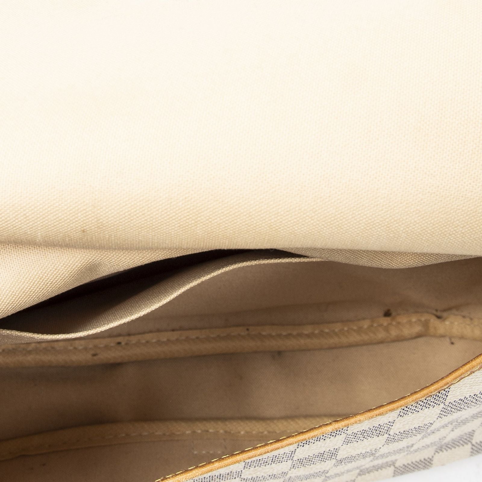 Louis Vuitton Saumur Ivory Damier Azur — view 9