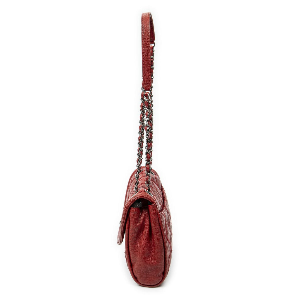 Chanel CC Ultimate Stitch Chain Round Flap Red Quilted Caviar Leather — view 3