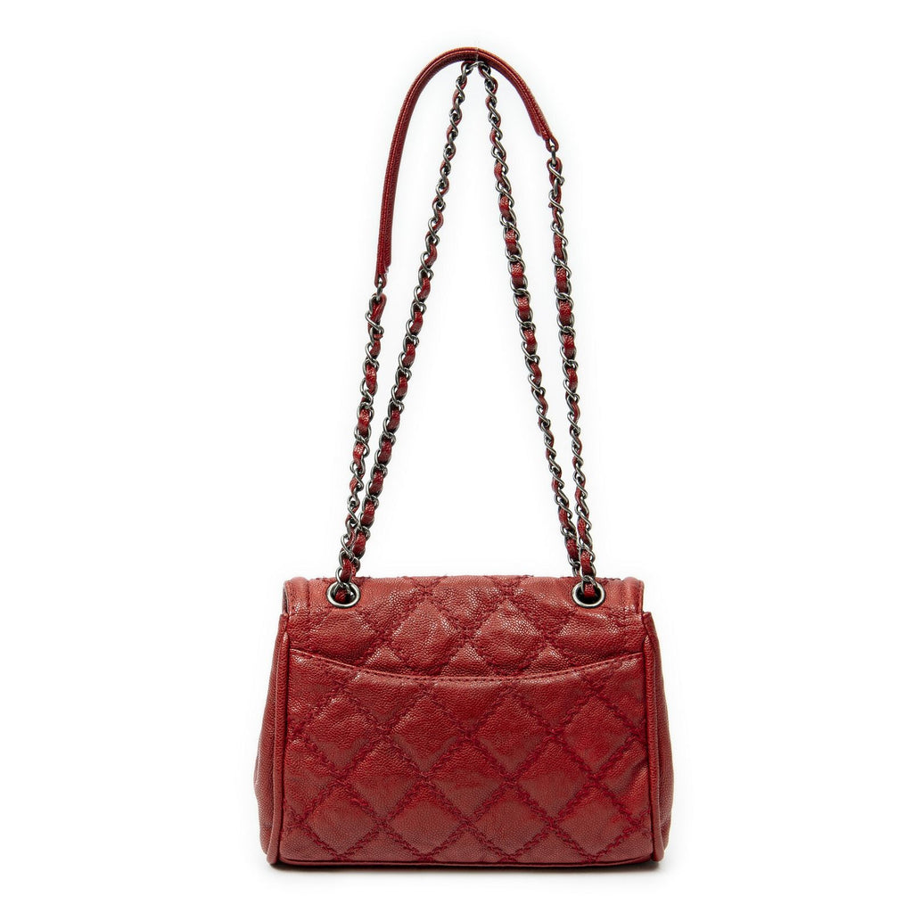Chanel CC Ultimate Stitch Chain Round Flap Red Quilted Caviar Leather — view 5