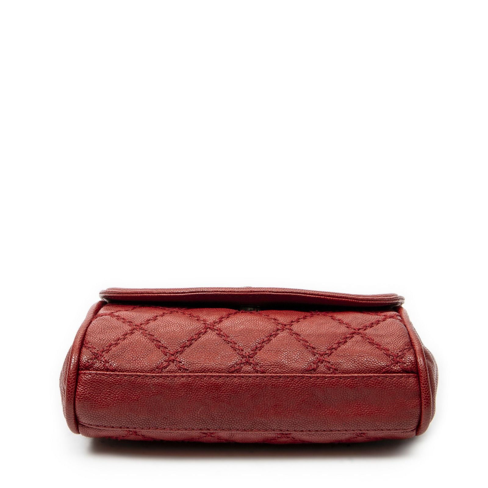 Chanel CC Ultimate Stitch Chain Round Flap Red Quilted Caviar Leather — view 6