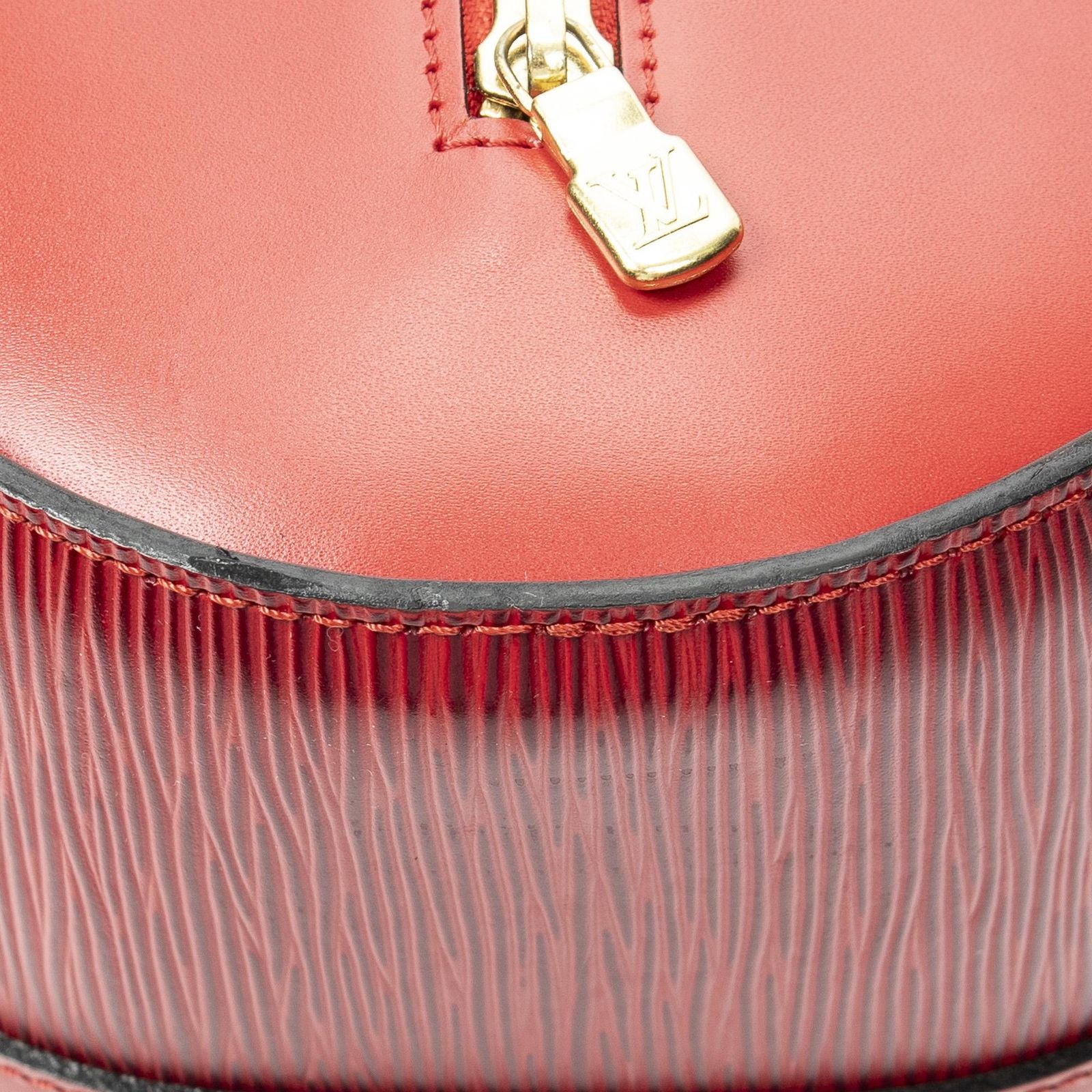 Louis Vuitton Soufflo Red — view 8