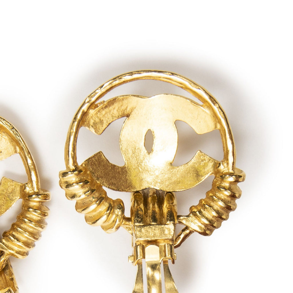 Chanel CC Logo Round Clip Type Earrings Gold Plated — view 3