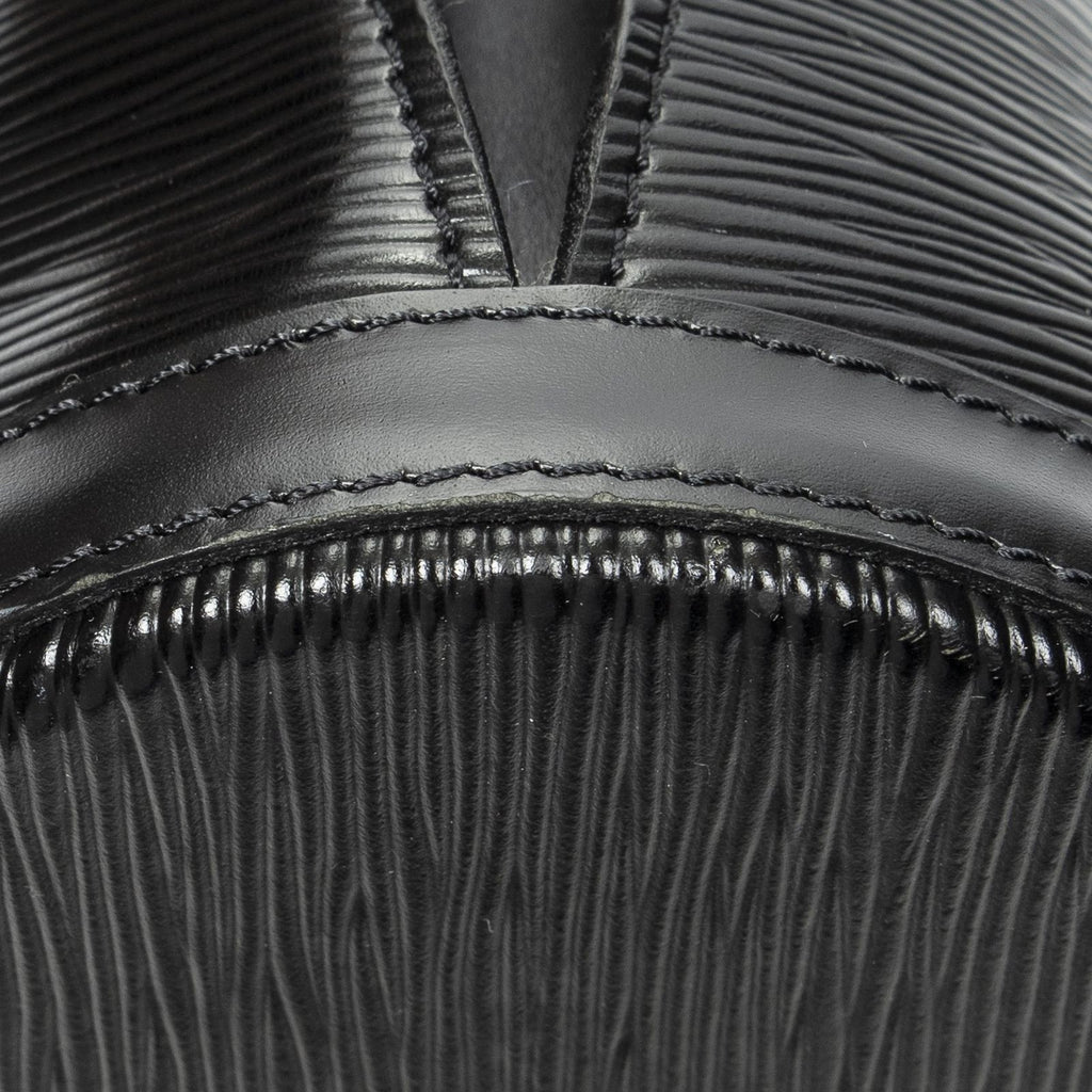 Louis Vuitton Cluny Black Epi Messenger — view 7