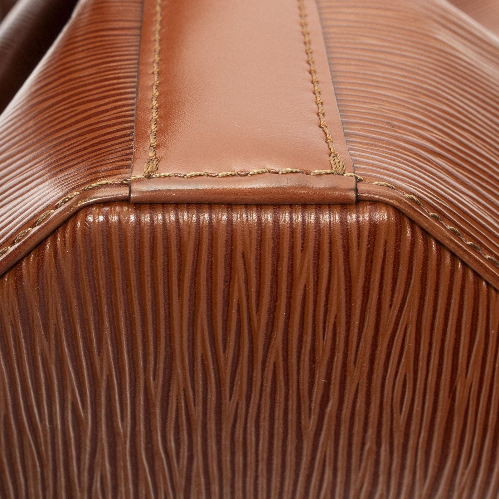 Louis Vuitton Sac Deporte Epi Messenger — view 8