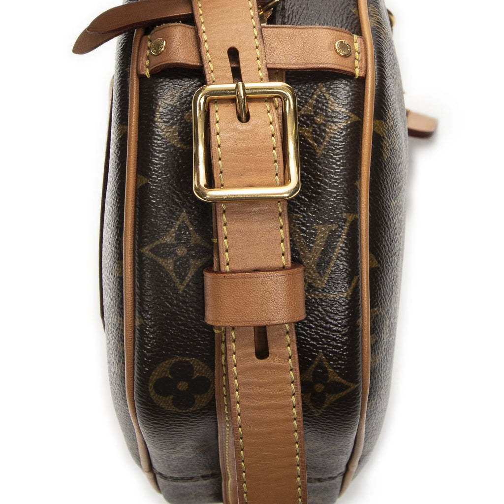 Louis Vuitton Boite Chapeau Spruebrown Monogram Canvas Messenger — view 7