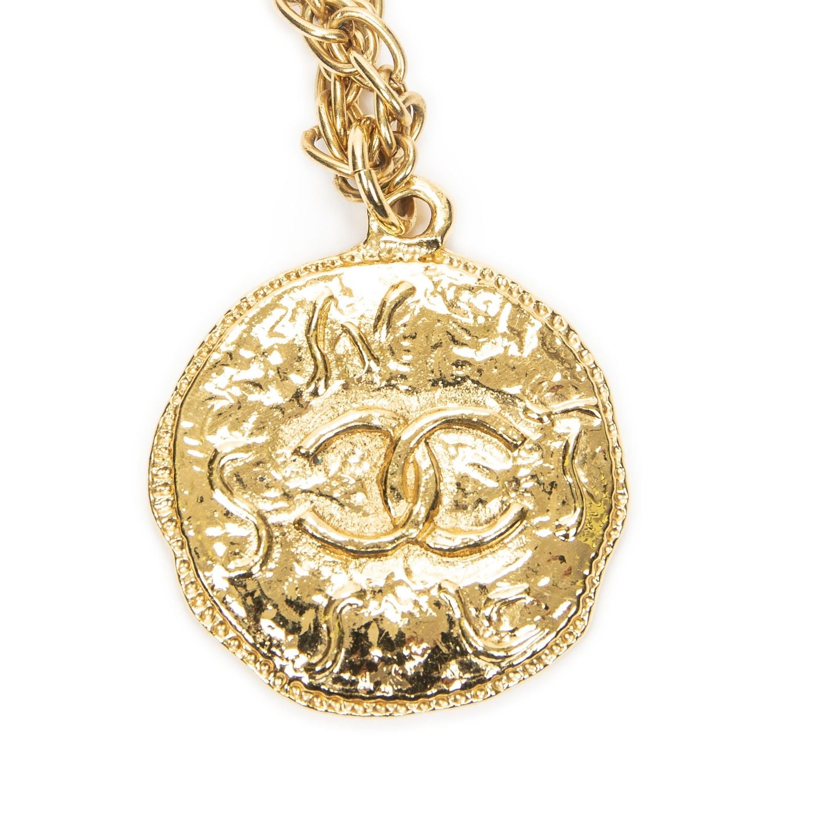 Chanel CC Round Pendant Chain Necklace Gold Plated — view 4