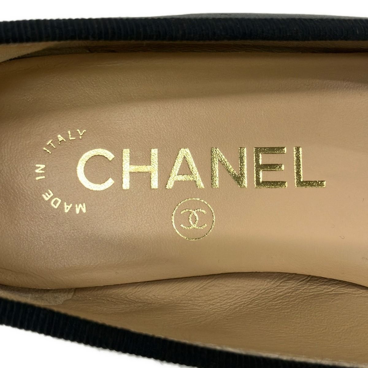 Chanel Flat Shoes 35.5 C Black Ribbon CC Logo Leather Lambskin — view 5